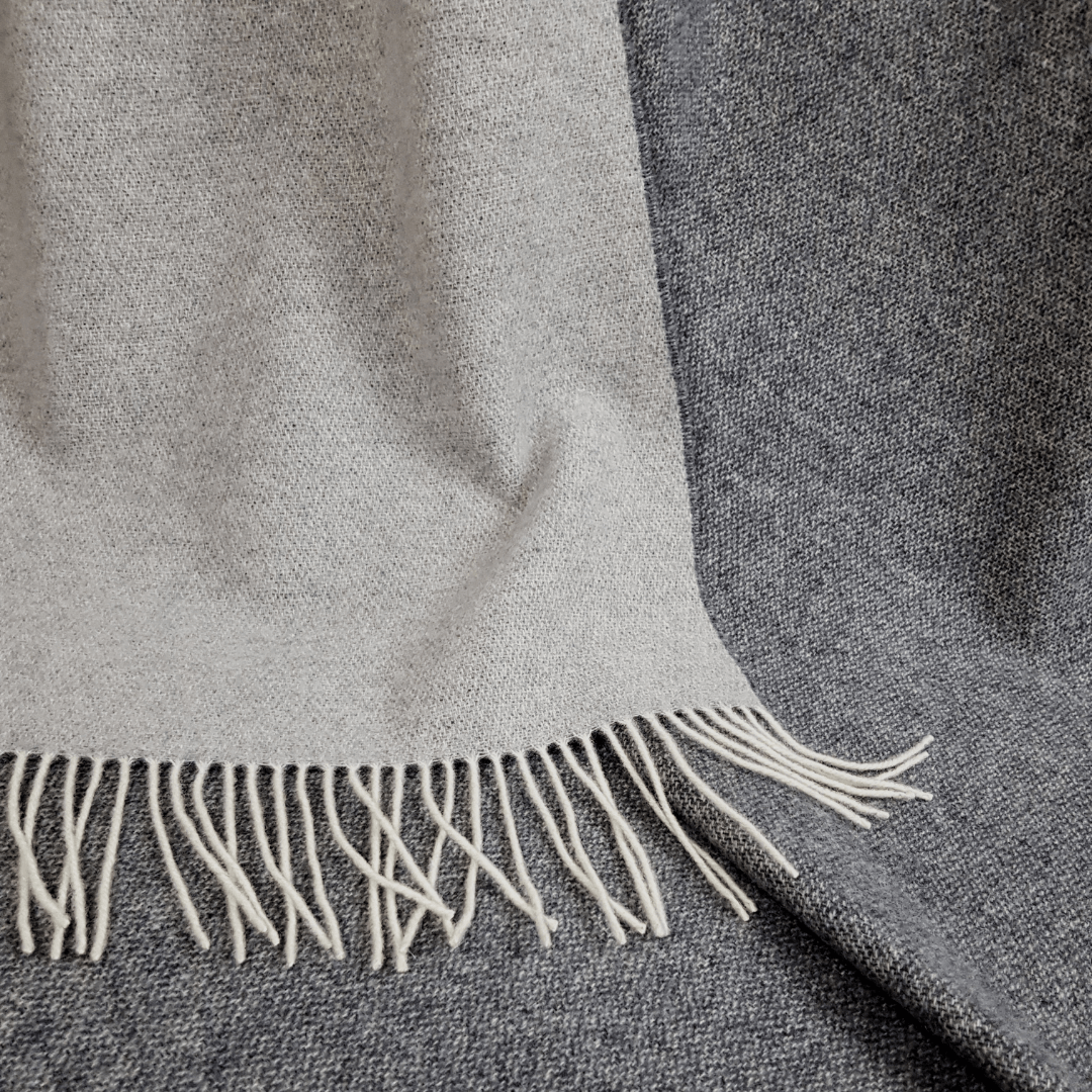 Луксозно Одеяло От Кашмир И Мериносова Вълна – 140X200 См | Двуцветно Тъмно И Светлосиво | Меко И Топло