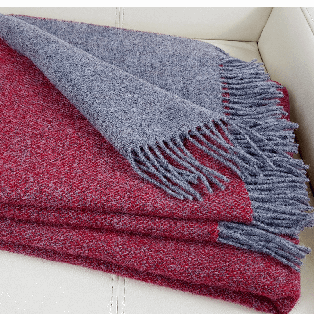 Вълнено Одеяло В Два Цвята