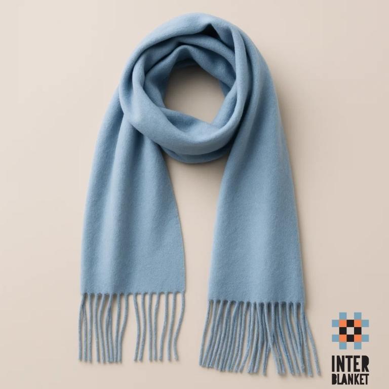 Мерино Шал В Светлосиньо: Лукс, Комфорт И Елегантност