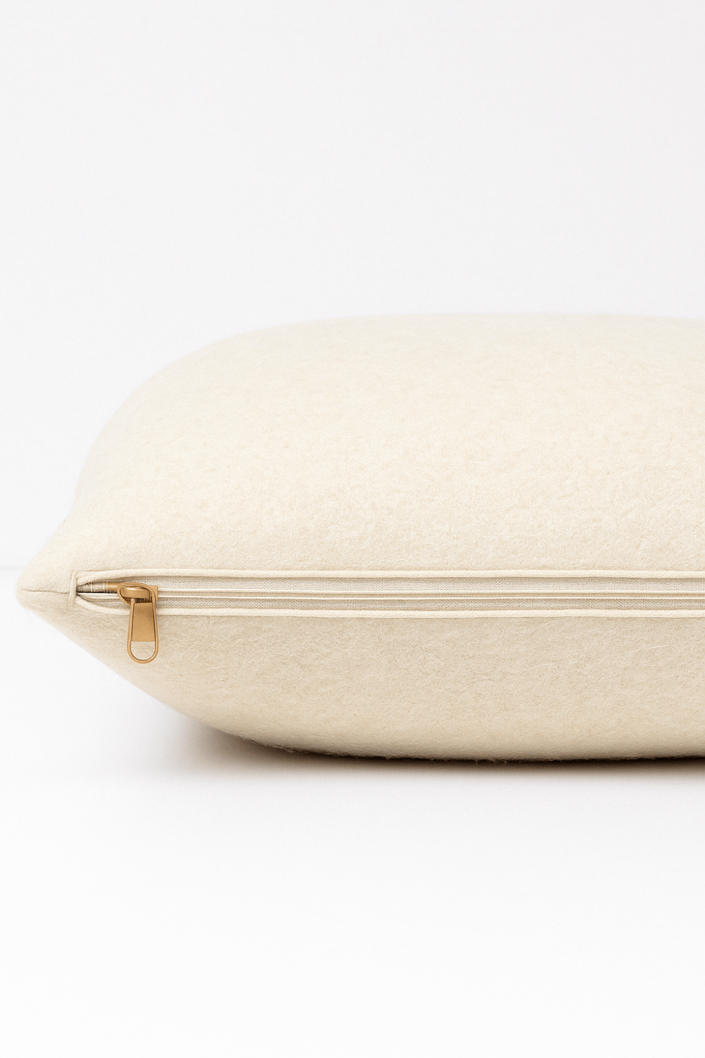 Вълнена Възглавница От Interblanket – 100% Естествен Комфорт От Чиста Вълна