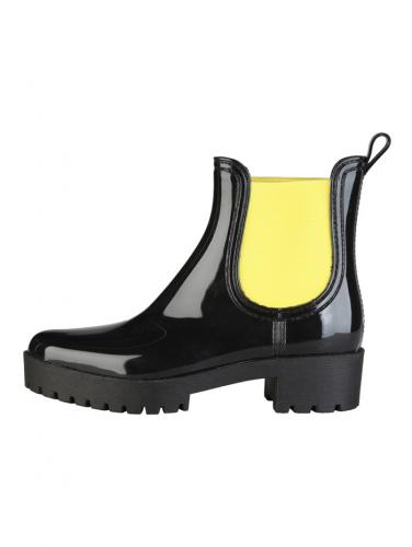 Ana Lublin, Stiefel