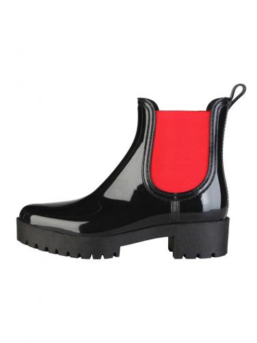 Ana Lublin, Stiefel