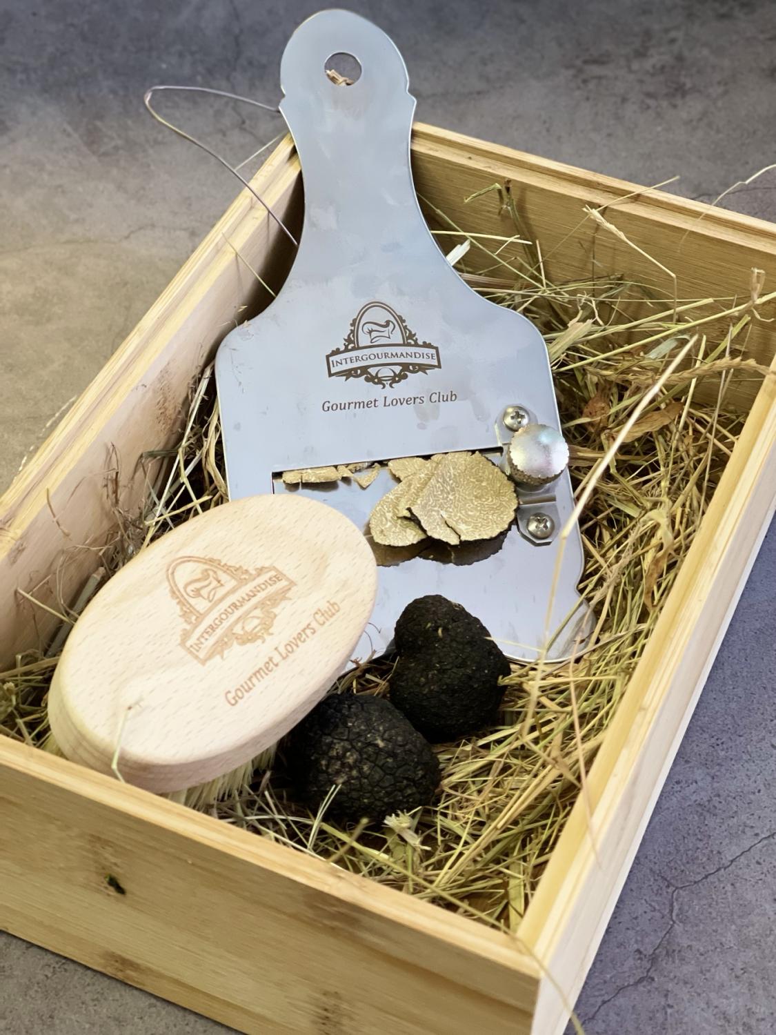 Пресен Черен Есенен Трюфел (Tuber Uncinatum Chatin)