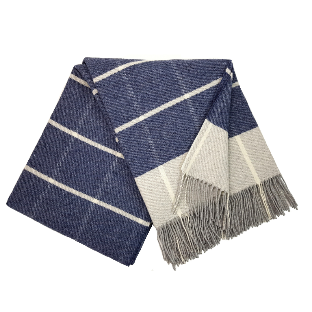 Кашмирено Одеяло – Кариран Десен – Тъмносиньо И Екрю С Ресни – 140X200 См