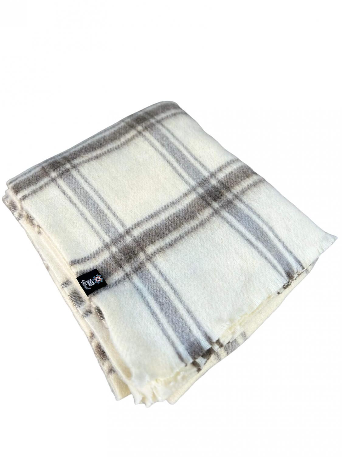 100% Wool Blanket: Traditional Vintage Elegance With Plaid Design