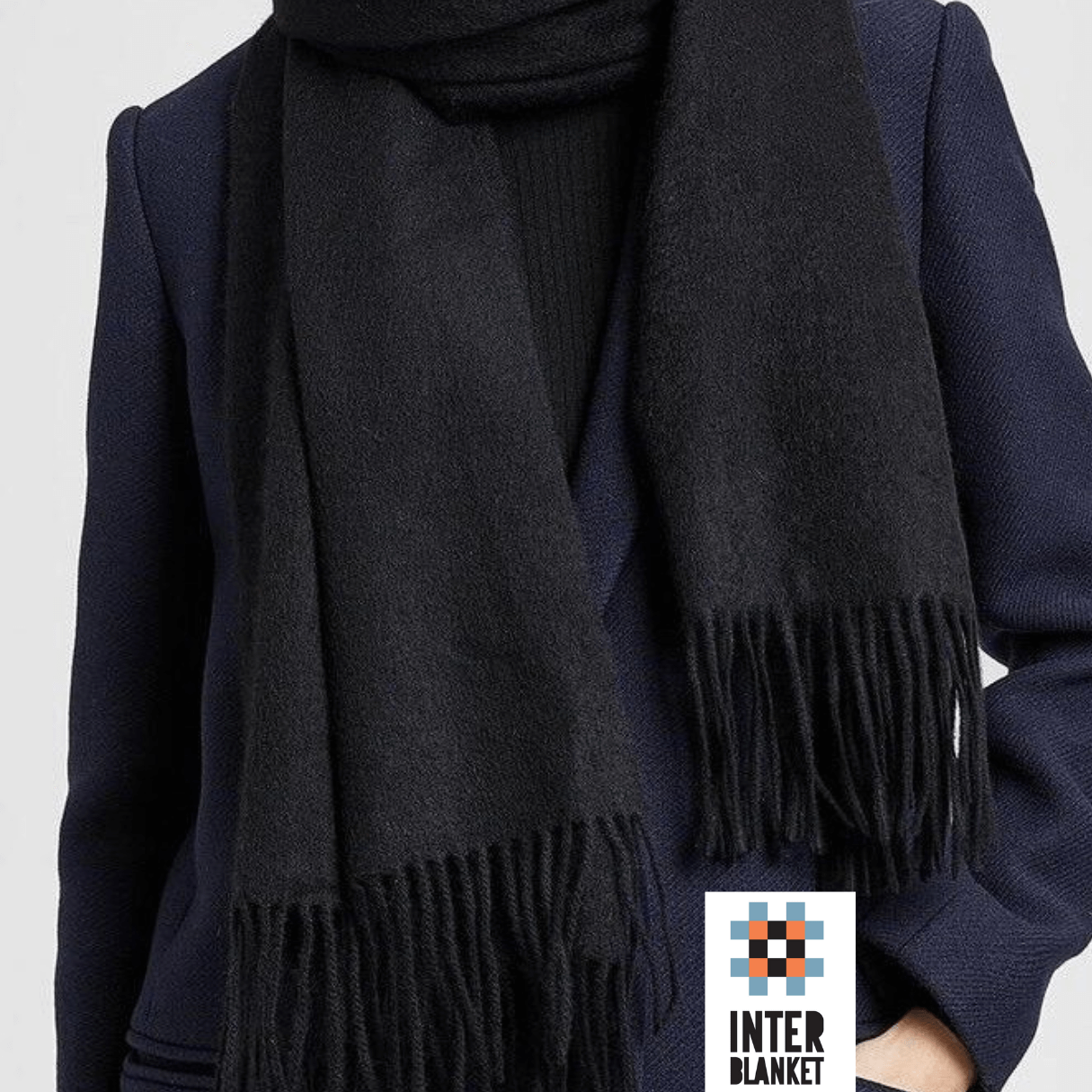 Черeн Шал От Мериносова Вълна: Вечна Елегантност И Изтънченост