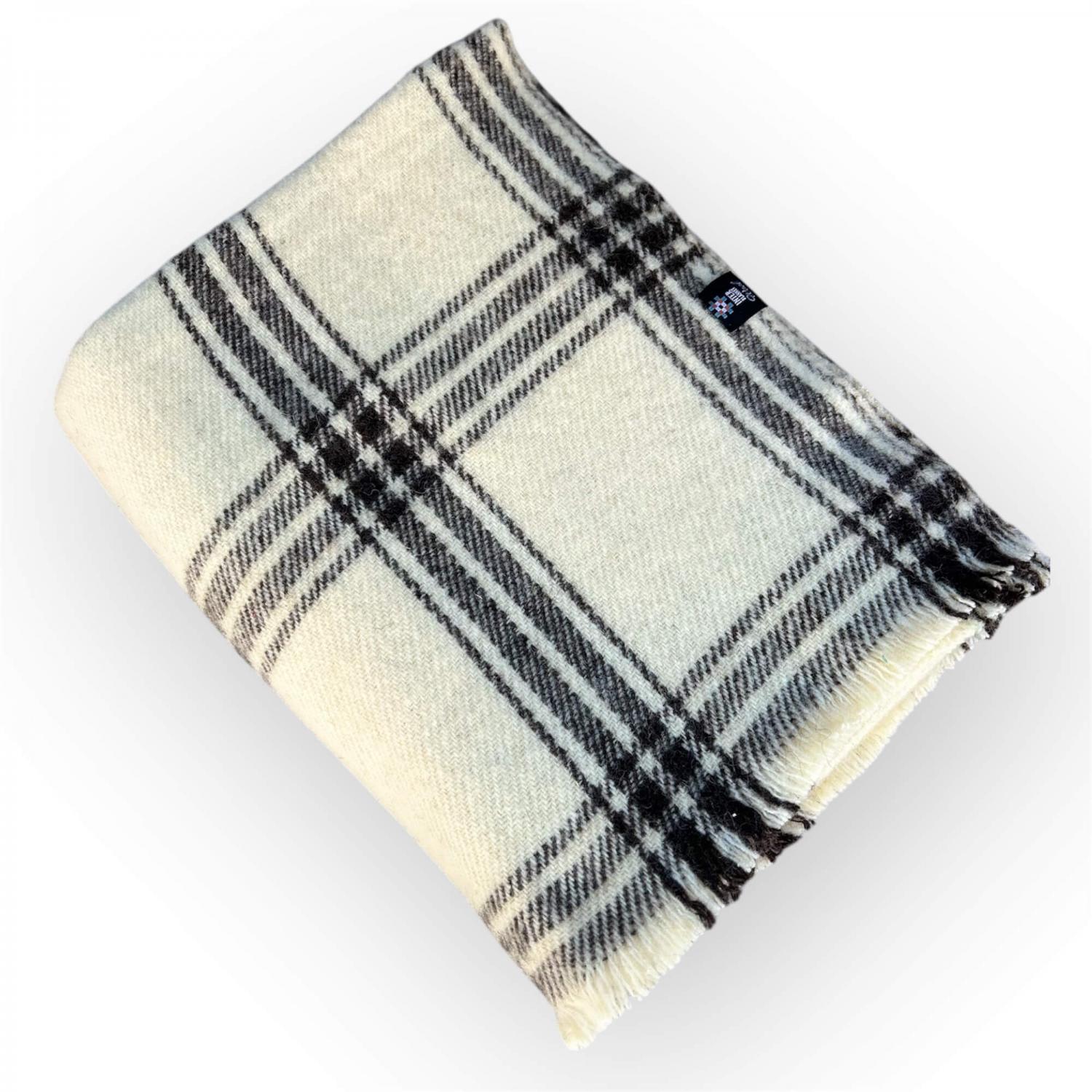 Традиционно Българско Вълнено Одеяло 150X200 См – 100% Естествена Вълна