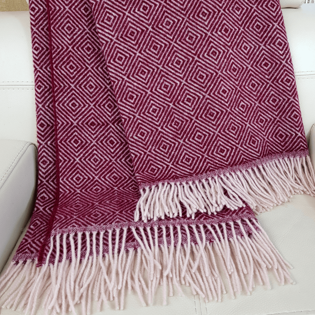 100% Pure Wool Blanket – Burgundy Diamond Pattern With Fringe (150 X 200 Cm)